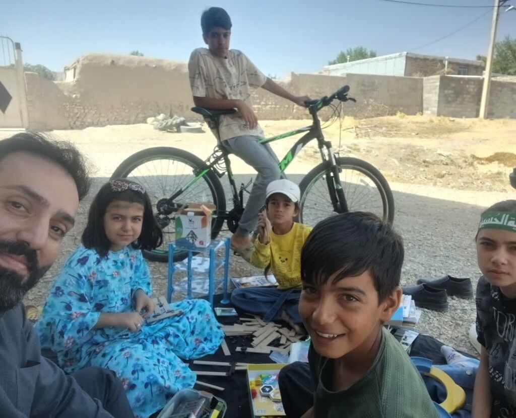 واحد شماره ۱ سیار روستایی کانون کرمانشاه طرح «بازیکا» را به مناطق کم‌برخوردار برد