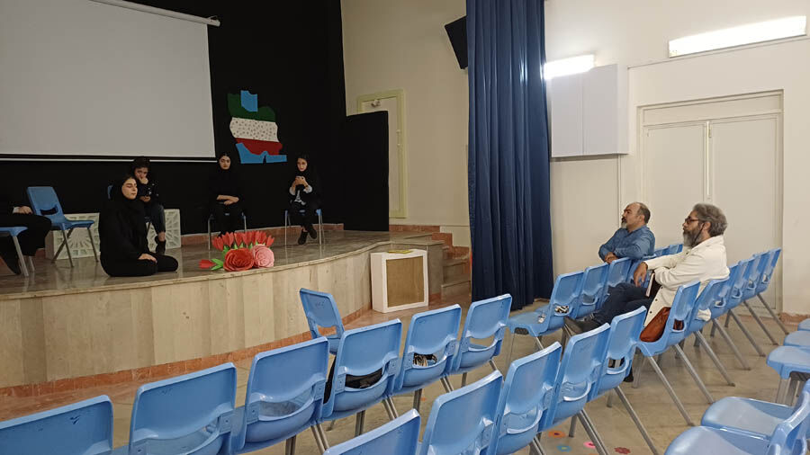 برگزاری نشست تخصصی «هندسه قصهگویی» و ارزیابی زیرساختهای نمایشی مراکز کانون اردبیل