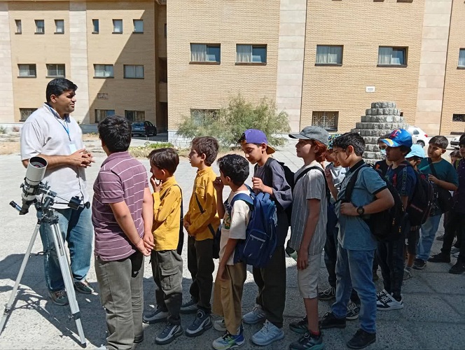 از راز سنگ‌ها و فسیل‌ها تا تماشای خورشید؛ سفر علمی کودکان و نوجوانان کانون اصفهان از اعماق زمین تا پهنه کهکشان