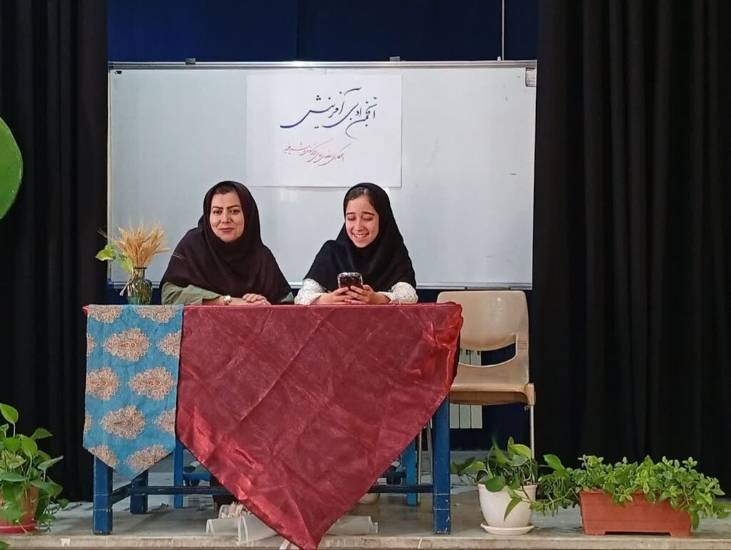 رونق دوباره انجمن های ادبی شعر و داستان در مراکز فرهنگی‌هنری کانون استان قزوین
