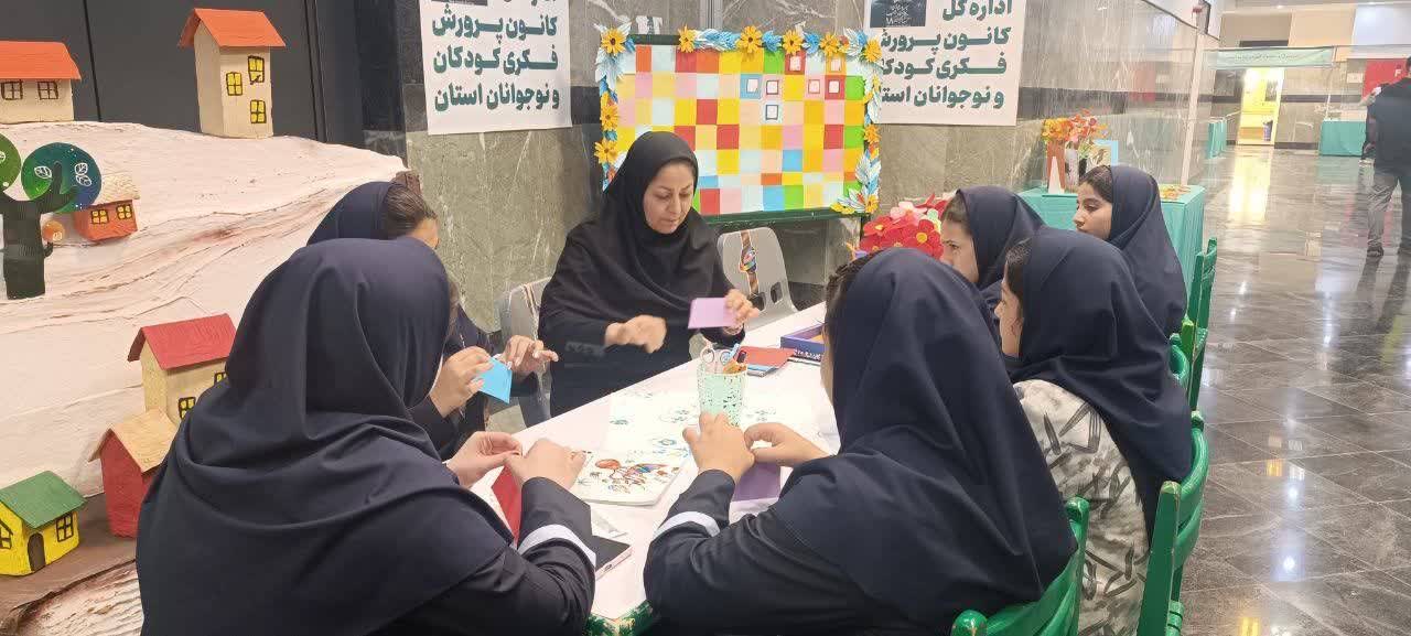 در هجدهمین نمایشگاه سراسری کتاب ارومیه