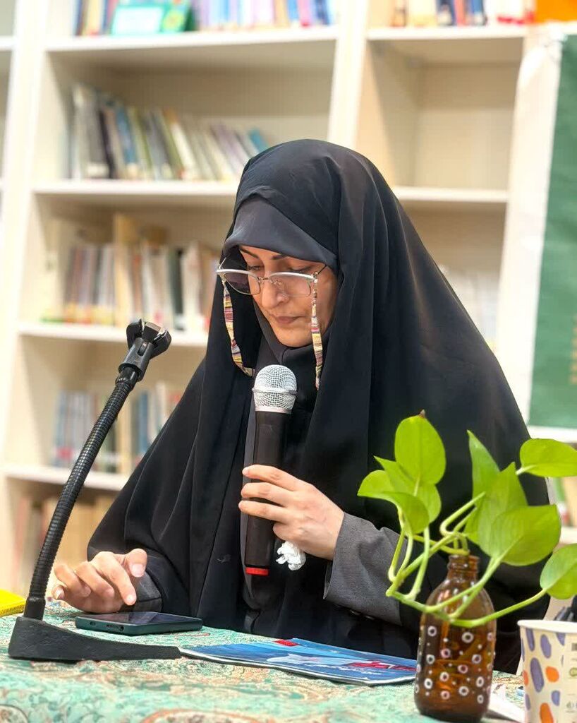 رونمایی از پنجمین دفتر شعر انجمن ادبی کیانوش مرکز تربت حیدریه
