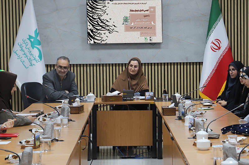 چهل و هفتمین نشست ادبی«بهارناز» کانون اردبیل بر پرورش نگاه شاعرانه و جسارت در ترکیب‌سازی تأکید کرد