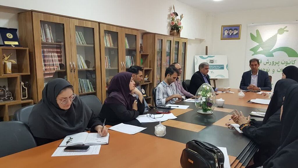 سیزدهمین نشست تلفیقی شورای معاونان و فرهنگی کانون کرمانشاه برگزار شد