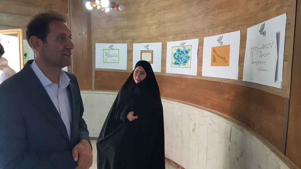 نمایشگاه آثار هنری «به رنگ مقاومت» در مجتمع آفرینش کانون کرمانشاه آغاز به کار کرد