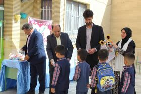 کانون پرورش فکری میامی به استقبال «غنچه‌های کلاس‌اولی» رفت