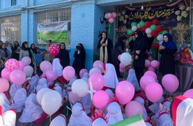 مربیان مرکز شماره ۳ کانون کرمانشاه در جشن شکوفه‌ها حضور یافتند