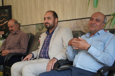 حضور مدیر کل کانون استان در دبیرستان زنده‌یاد رضا صادقی و تبریک روز اول مهر