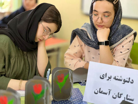 قاب‌های ماندگار از «روایت ۱۶۸ کوله‌پشتی» در مرکز شماره سه اردبیل