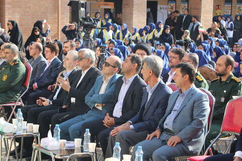حضور سرپرست کانون گیلان در آیین نواختن زنگ مهر و مقاومت در رشت