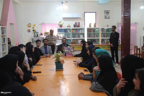 نشست مدیرکل کانون خوزستان با شورای نوجوان کانون باغملک