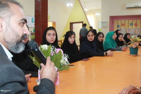 نشست مدیرکل کانون خوزستان با شورای نوجوان کانون باغملک