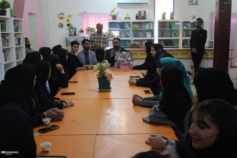 نشست مدیرکل کانون خوزستان با شورای نوجوان کانون باغملک