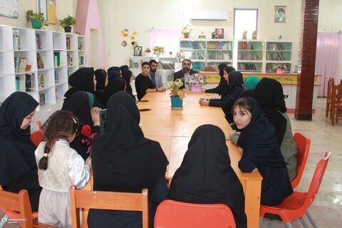 نشست مدیرکل کانون خوزستان با شورای نوجوان کانون باغملک