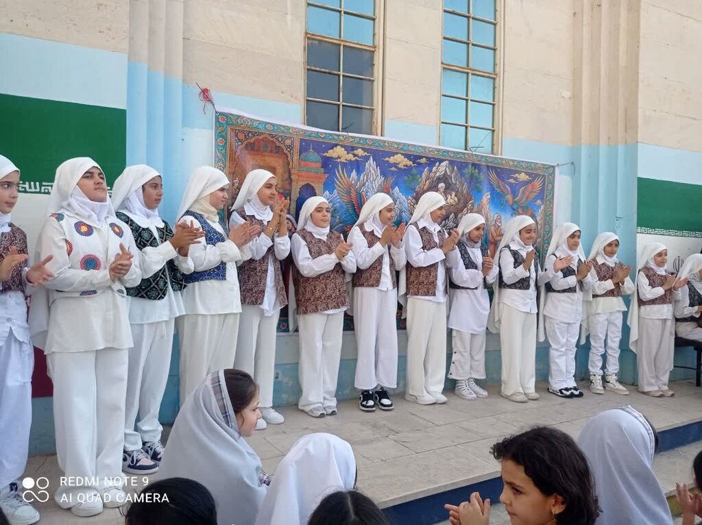 ویژه برنامه «آیین مهر» کانون پرورش فکری در دبستان توحید شهر ایلام