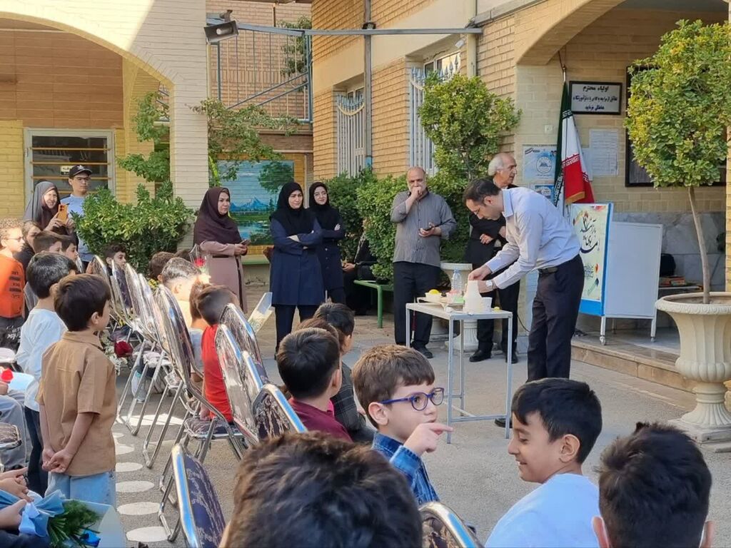 مربیان مرکز شماره ۴ کانون کرمانشاه، روزی به‌یادماندنی برای کلاس اولی‌ها رقم زدند