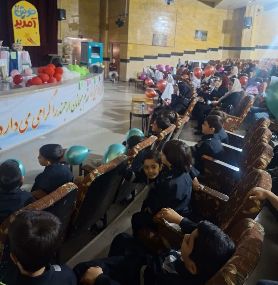 جشن شکوفه‌ها در سنقر با همکاری کانون پرورش فکری برگزار شد