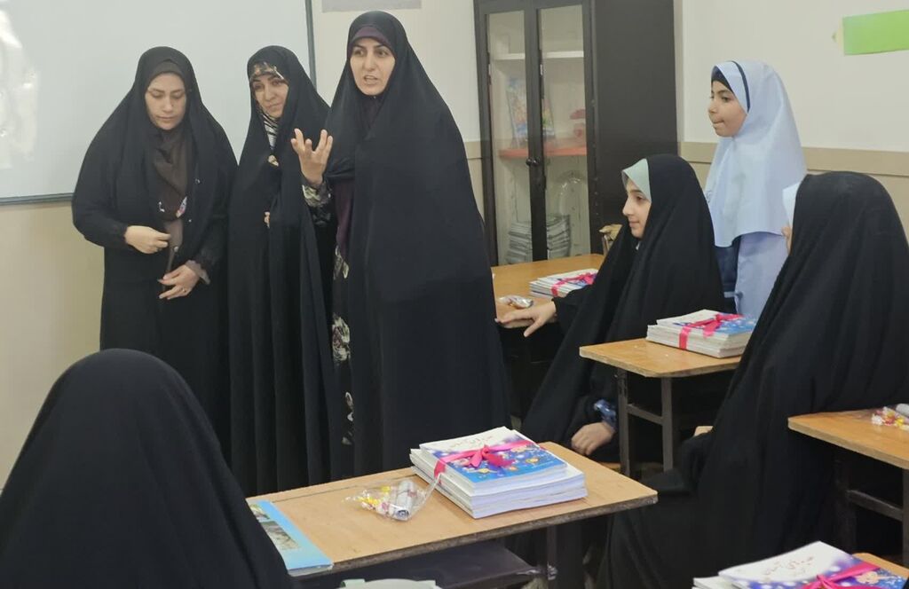 حضور مدیرکل کانون البرز در مدارس به مناسبت آغاز سال تحصیلی ۱۴۰۶ - ۱۴۰۵