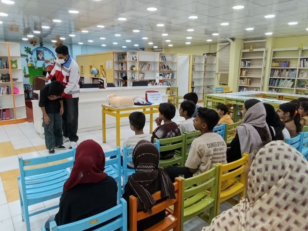 مرکز فرهنگی و هنری حاجی‌آباد، کلاس درس «نجات» برپا کرد