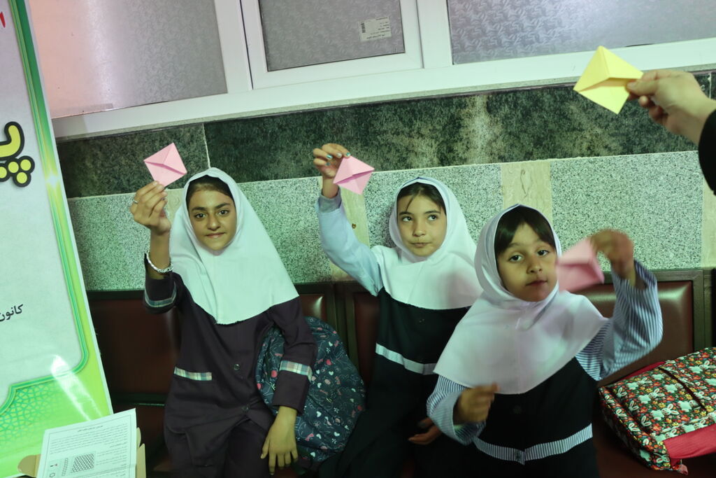 اردوی جهادی کانون با فعالیت های فرهنگی و علمی در روستای قرابقلو ارومیه برگزار شد