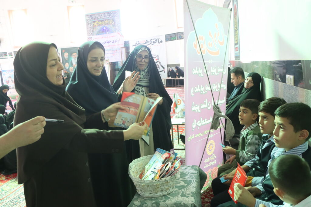 اردوی جهادی کانون با فعالیت های فرهنگی و علمی در روستای قرابقلو ارومیه برگزار شد