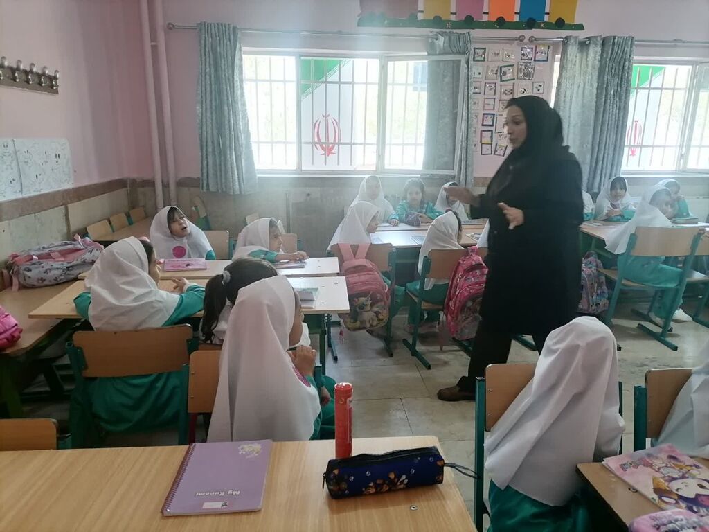 اجرای «آیین مهر» کانون شماره ۳ ارومیه برای دانش‌آموزان