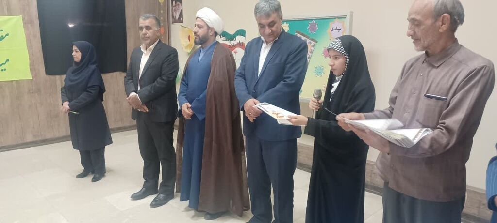 تجلیل از برگزیدگان مسابقات «بوی عطر خدا» در مرکز شماره ۱ کانون اسلامآباد غرب