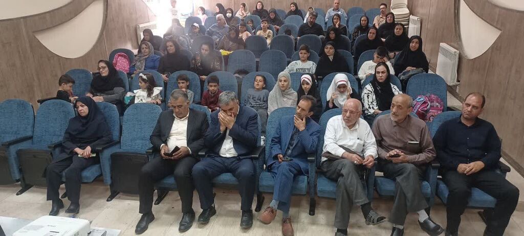 تجلیل از برگزیدگان مسابقات «بوی عطر خدا» در مرکز شماره ۱ کانون اسلامآباد غرب