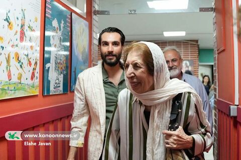 ژاله آموزگار و مهرک علی صابونچی در  اجرای نمایش «بستور سپهسالار کوچک»