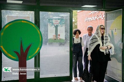 فروغ اولاد و ابولقاسم اسماعیل پور در  اجرای نمایش «بستور سپهسالار کوچک»