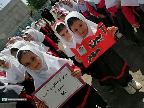 جشن ملی استقبال از مدرسه در مراکز فرهنگی‌هنری و کتابخانه‌های سیار کانون استان زنجان برگزار شد