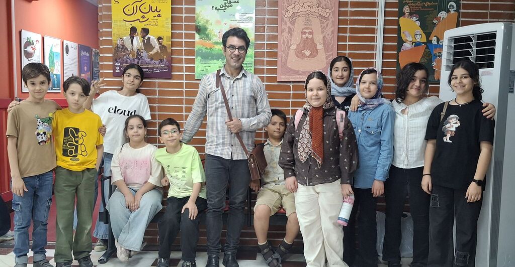 اعضای مرکز ۸ تهران به تماشای "بستور" رفتند