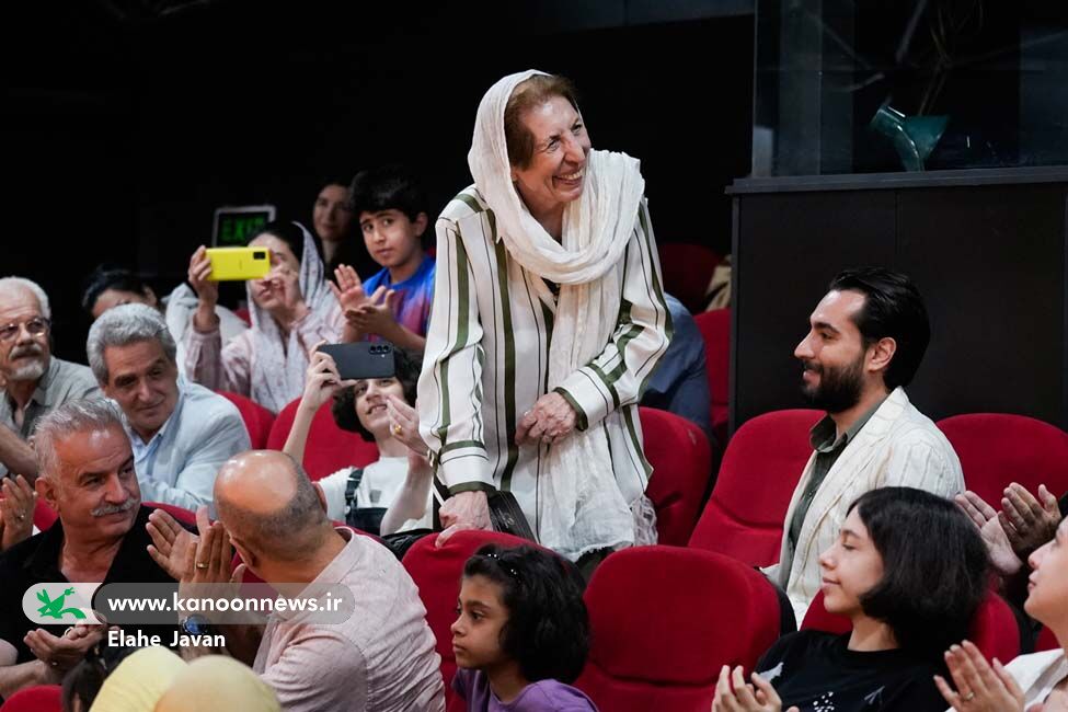 ژاله آموزگار مهمان نمایش «بستور، سپهسالار کوچک» شد