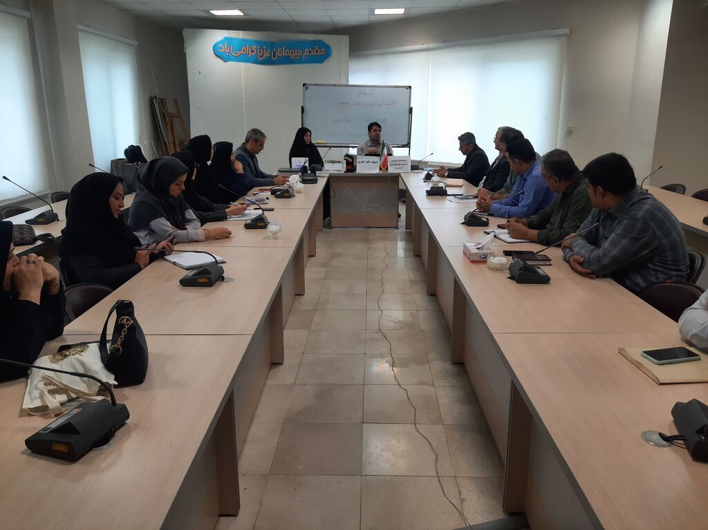 نشست تبیینی «جنگ تحمیلی» در کانون گلستان برگزار شد