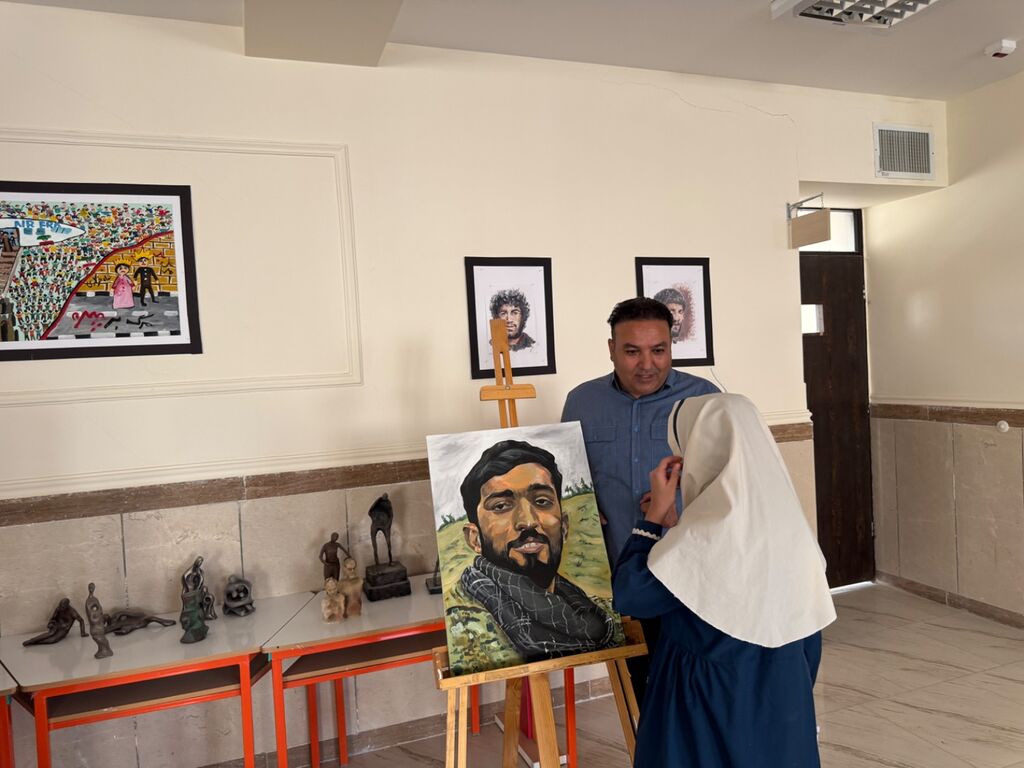 گشایش نمایشگاه هنرهای تجسمی مقاومت در مرکز شماره ۳ کانون اسلام‌آباد غرب