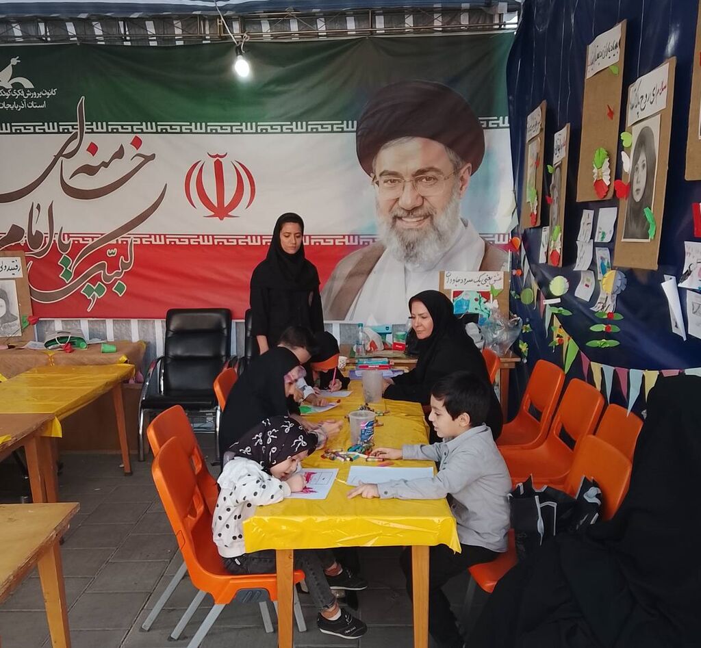 برپایی غرفه فرهنگی، هنری و ادبی کانون آذربایجان شرقی در عمارت فرهنگی باغ‌شمال تبریز