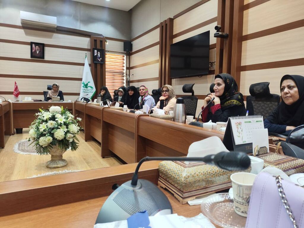 بابک نیکطلب مهمان ویژه سیزدهمین نشست انجمن شعر «برگ» بود