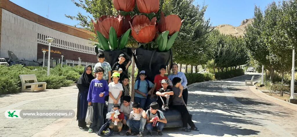اعضای مرکز فرهنگی هنری شماره ۸ مهمان موزه دفاع مقدس قم شدند