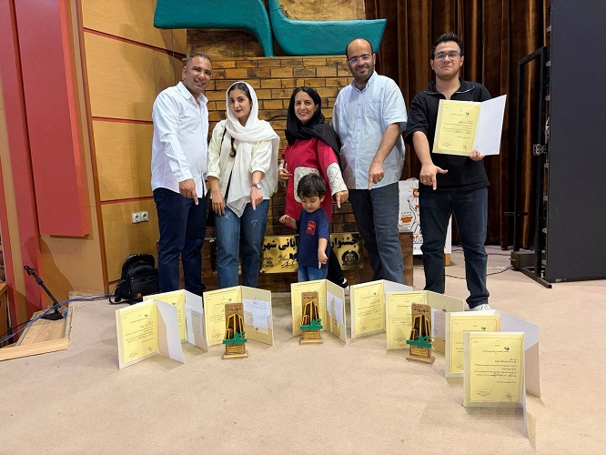درخشش «نخودی و حاکم شهر دور» در جشنواره ملی «شهروند»؛ افتخارآفرینی گروه نمایشی کانون استان اصفهان