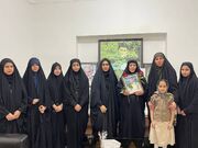 دیدار صمیمانه دختران نوجوان کانون پارسیان با مادر شهید «طیب قاسم‌پور»؛ روایت امید و ارزش‌ها