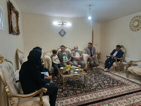 دیدار مدیرکل کانون استان مرکزی با خانواده شهید رضا علی‌بیگی