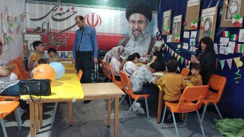 در راستای ترویج فرهنگ ایثار و مقاومت و با شعار «لبیک یا خامنه‌ای»، ویژه‌برنامه‌های متعددی در مراکز کانون آذربایجان شرقی در حال اجرا است.