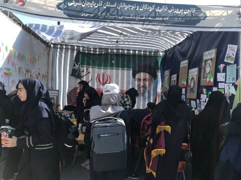 در راستای ترویج فرهنگ ایثار و مقاومت و با شعار «لبیک یا خامنه‌ای»، ویژه‌برنامه‌های متعددی در مراکز کانون آذربایجان شرقی در حال اجرا است.