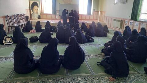 در راستای ترویج فرهنگ ایثار و مقاومت و با شعار «لبیک یا خامنه‌ای»، ویژه‌برنامه‌های متعددی در مراکز کانون آذربایجان شرقی در حال اجرا است.