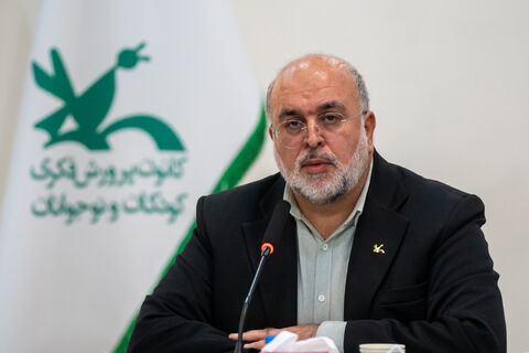 فرهاد فلاح ، معائون فرهنگی کانون در نشست خبری هفته ملی کودک ۱۴۰۵