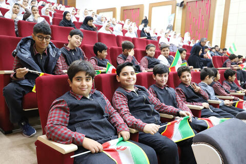گزارش تصویری | بازدید مدیرکل، معاونان و کارشناسان کانون استان اردبیل از نمایشگاه عملیات رمضان