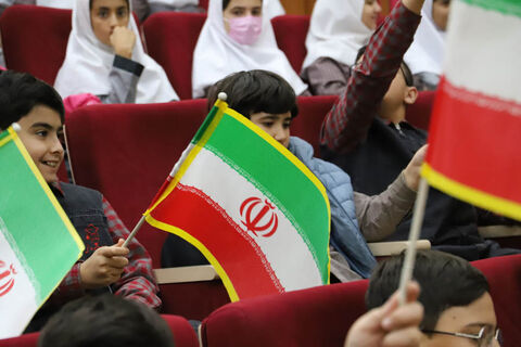گزارش تصویری | بازدید مدیرکل، معاونان و کارشناسان کانون استان اردبیل از نمایشگاه عملیات رمضان