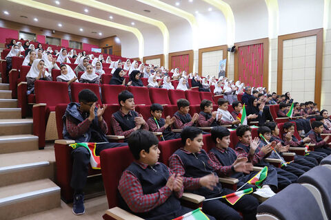گزارش تصویری | بازدید مدیرکل، معاونان و کارشناسان کانون استان اردبیل از نمایشگاه عملیات رمضان