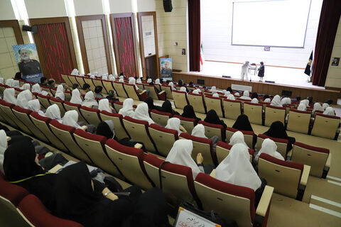 گزارش تصویری | بازدید مدیرکل، معاونان و کارشناسان کانون استان اردبیل از نمایشگاه عملیات رمضان