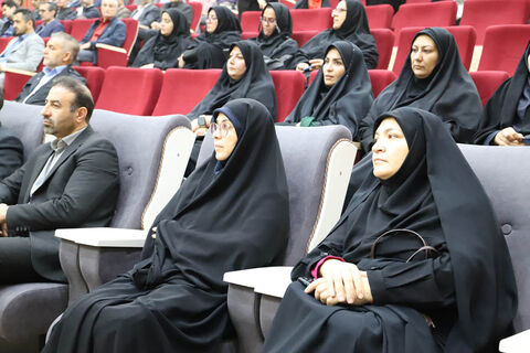 گزارش تصویری | بازدید مدیرکل، معاونان و کارشناسان کانون استان اردبیل از نمایشگاه عملیات رمضان